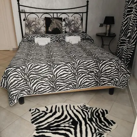 Hotel Sanremo ホテル *