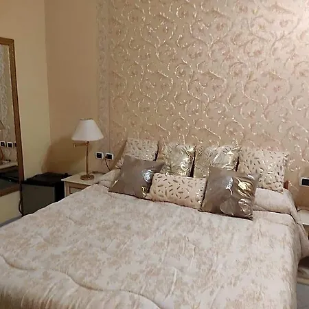 Hotel Sanremo Отель Санремо